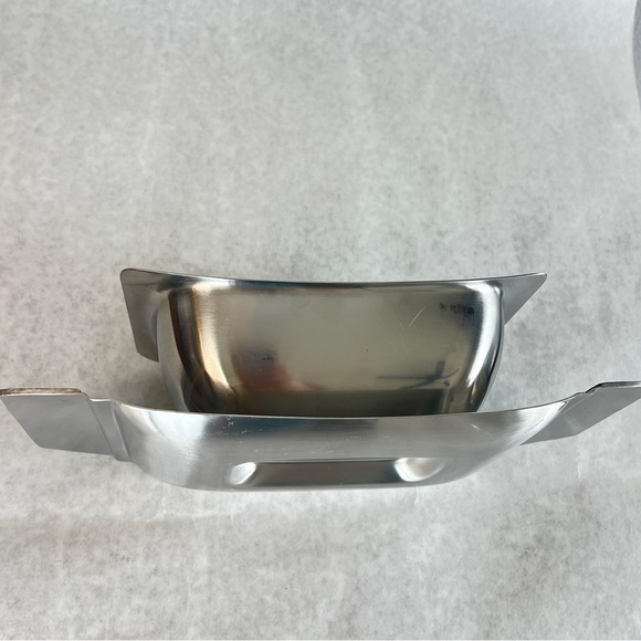 Vintage Stanley Roberts ‘Burgundy’ Velvet Stainless Gravy Boat w/ Attached Tray - Picture 4 of 10